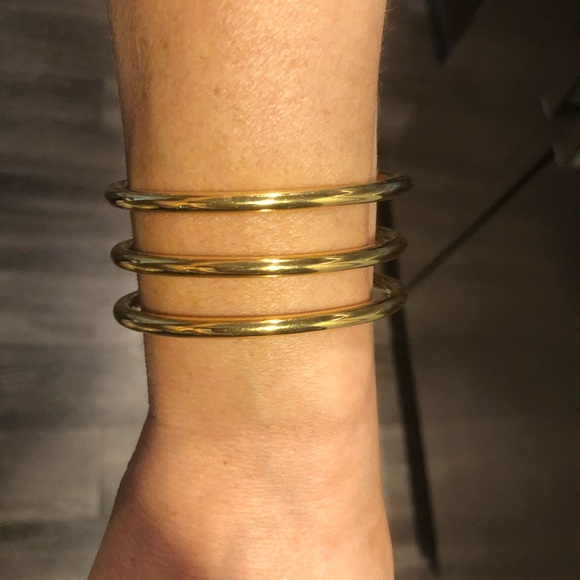 Gold Cuff - Picture 4 of 6